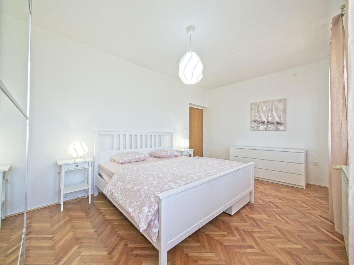 פוסטיר Apartman Nikica מראה חיצוני תמונה